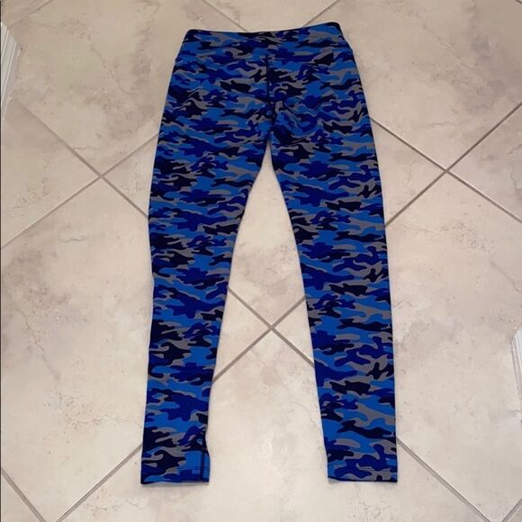 G-lll 4Her By Carl Banks Patriots Camo Leggings - Picture 8 of 10
